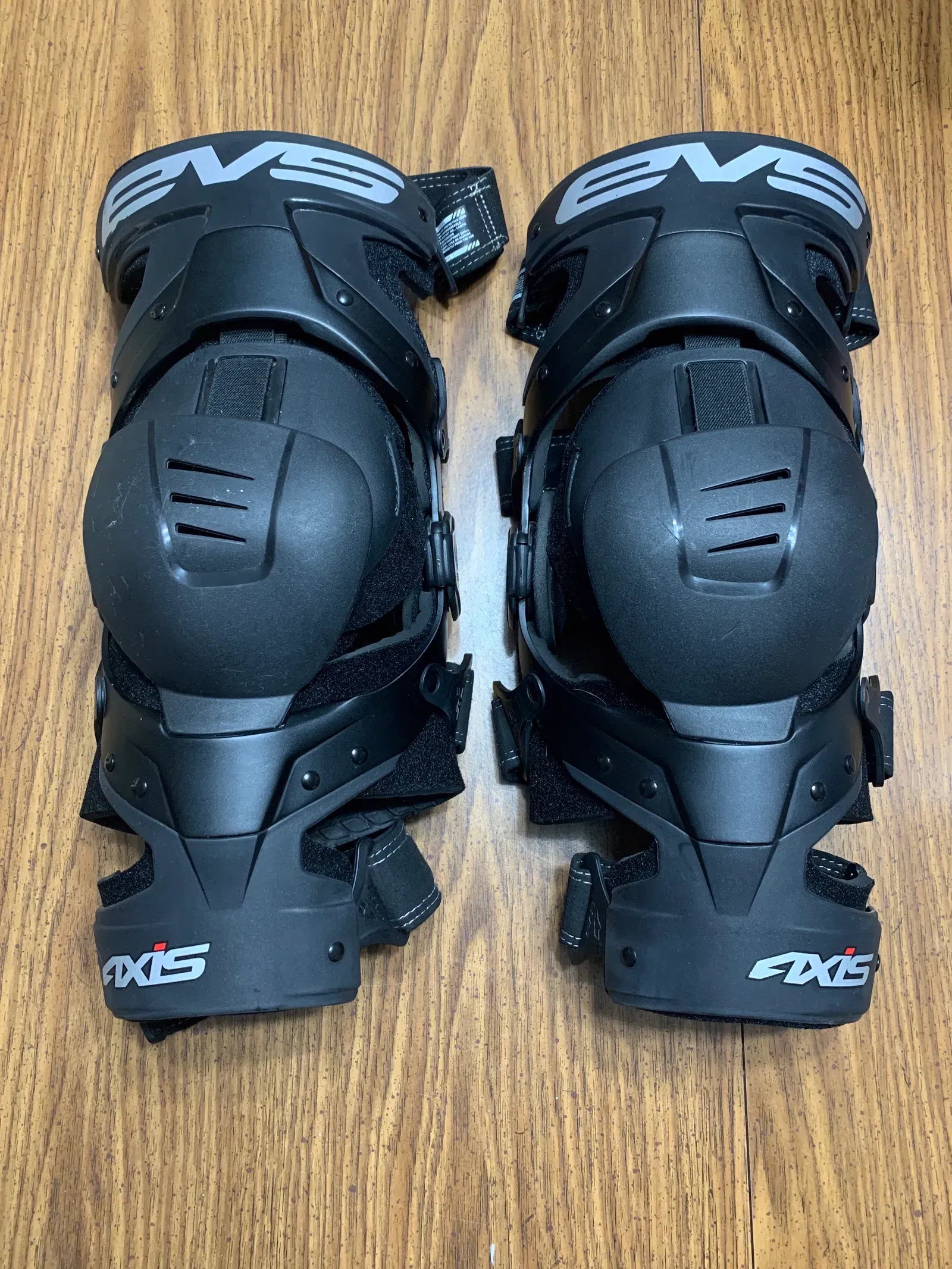 Evs Sport Knee Brace