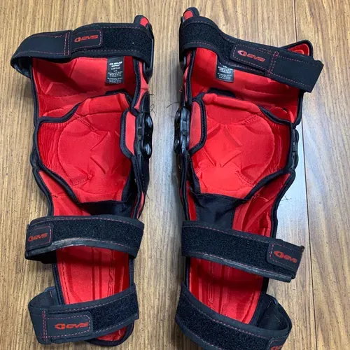 Evs Knee Pads R/ L (pair)