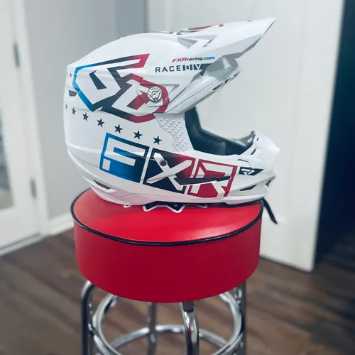 6D ATR2 FXR Patriot helmet 