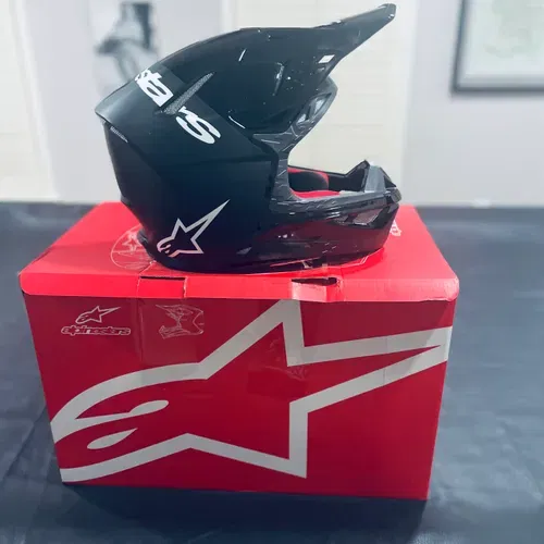 Like New Alpinestars M10 helmet