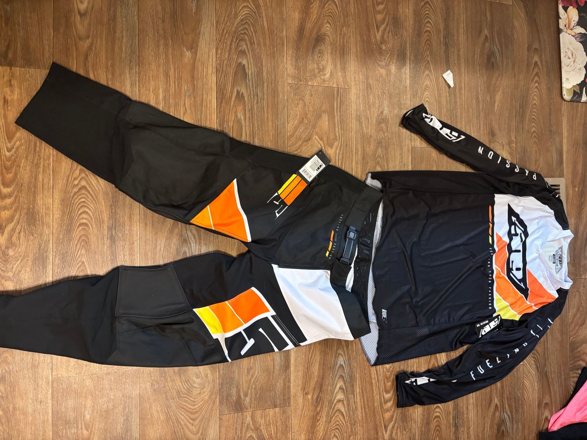 NWT 509 Dirt Bike Riding Combo. Jersey Size XL and Pants Size 36
