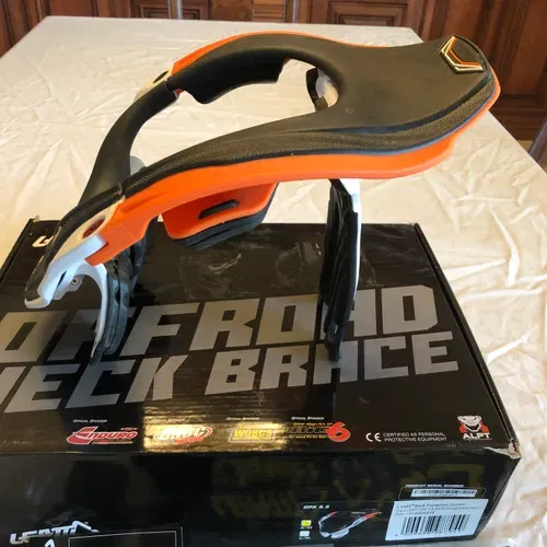 Leatt GPX 5.5 Neck Brace Orange / White / Black Size S/M