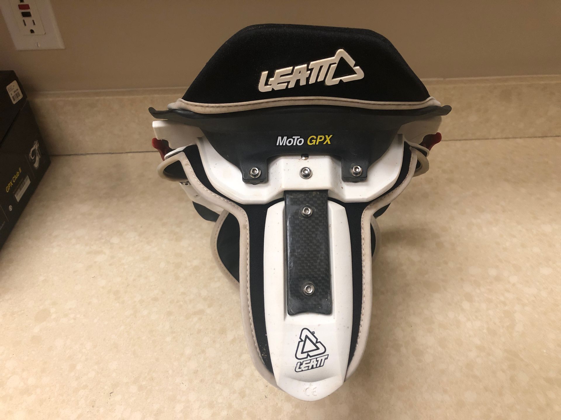 LEATT GPX CLUB II SMALL NECK BRACE