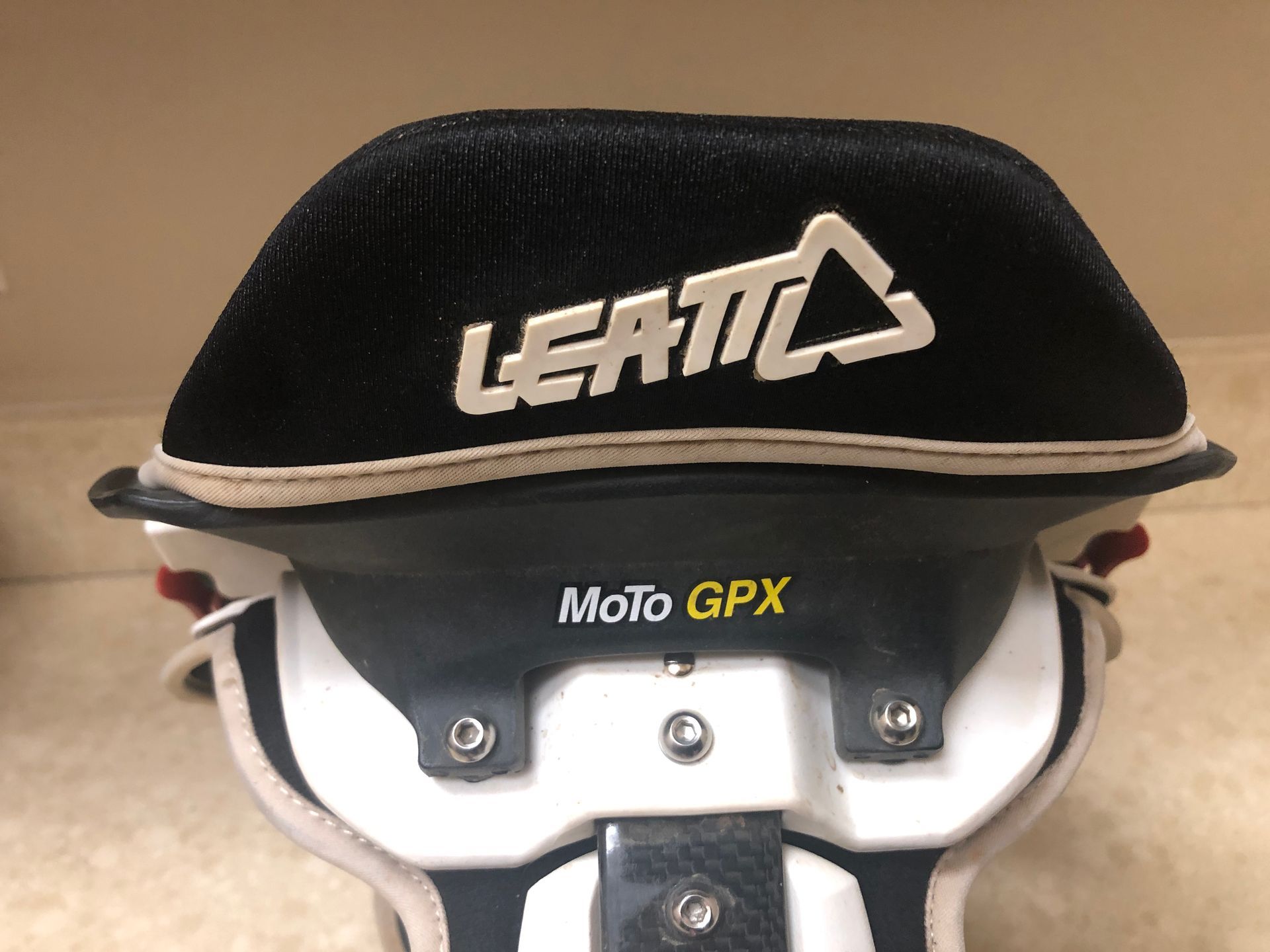 LEATT GPX CLUB II SMALL NECK BRACE