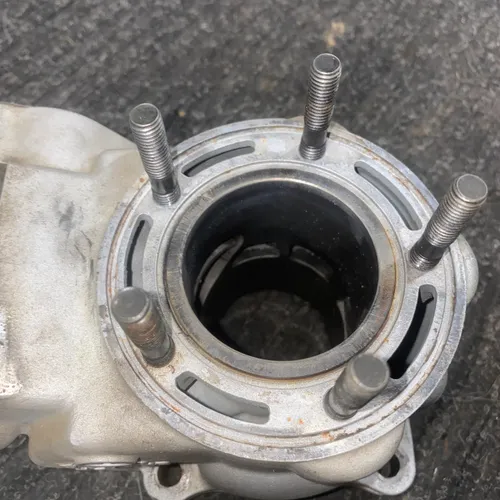 2001 Yz125 Cylinder Oem Used 