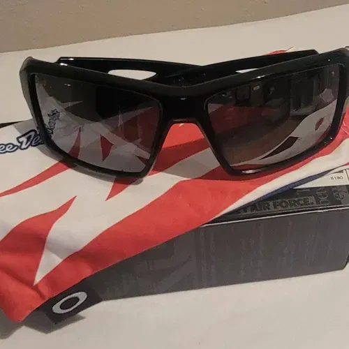 Oakley Eyepatch 2 Troy Lee Designs Limited Edition Sunglasses Oakley Eyepatch 2 Troy Lee Designs Limited Edition Sunglasses