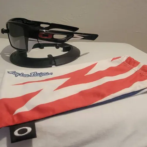 Oakley Eyepatch 2 Troy Lee Designs Limited Edition Sunglasses Oakley Eyepatch 2 Troy Lee Designs Limited Edition Sunglasses