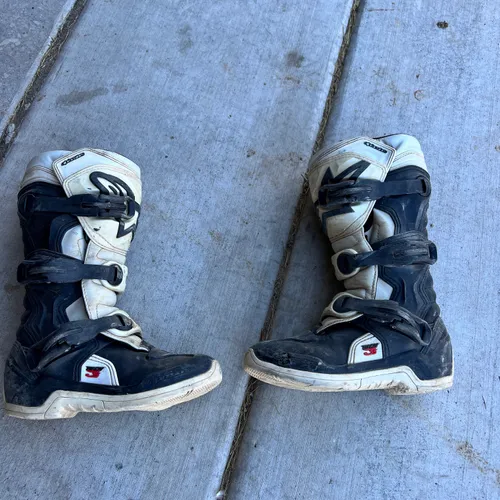 Youth Alpinestars Boots - Size 2