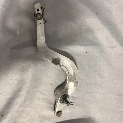 06-07 YAMAHA YZ250F RIGHT REARSET BRAKE FOOT PEDAL, bolt, pin