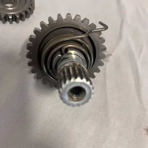 2007 HONDA CRF150R CRF150RB OEM KICKSTART GEAR SHAFT IDLER KICK START