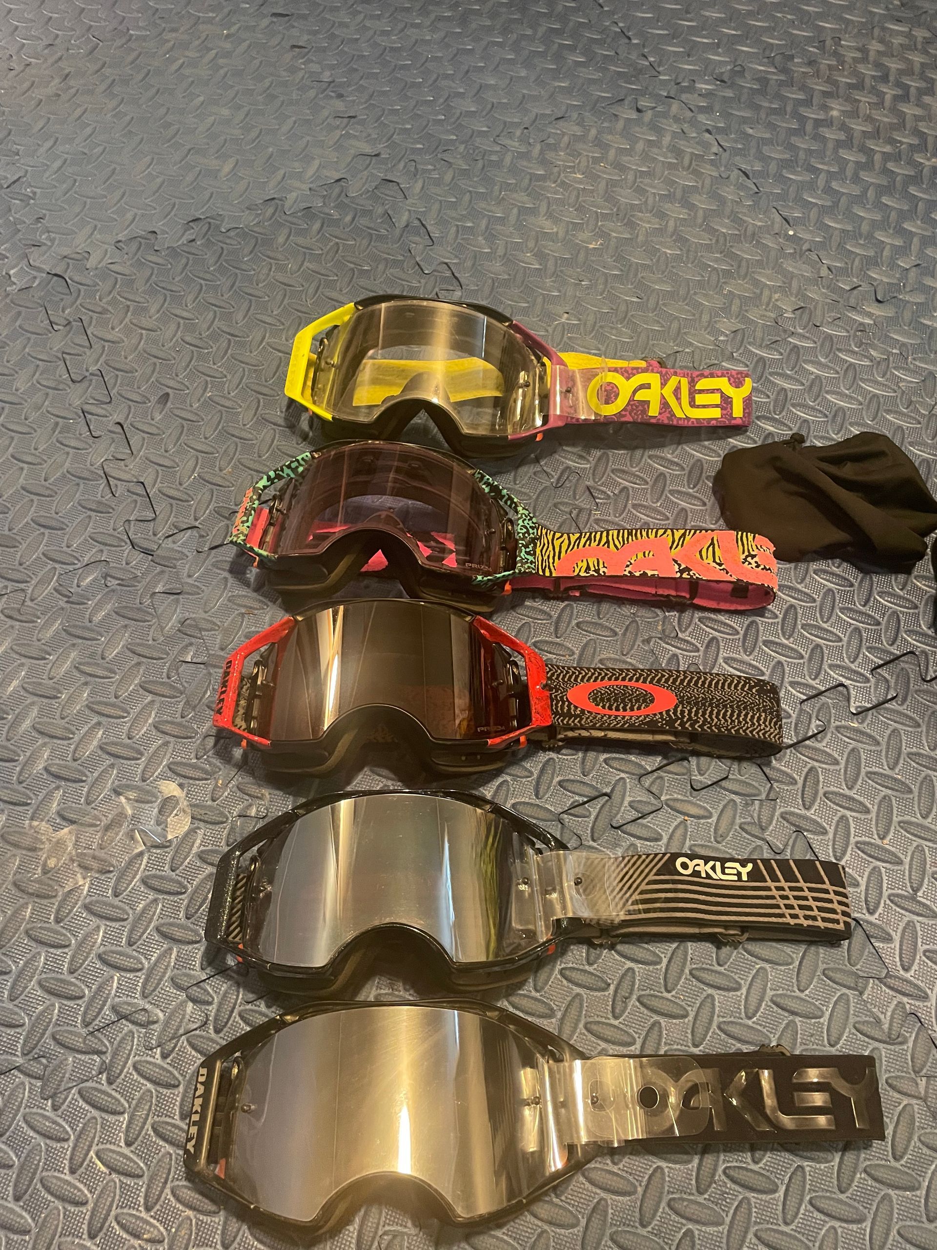 A 5 Set Of Oakley Air Brakes Used But Good Condition 