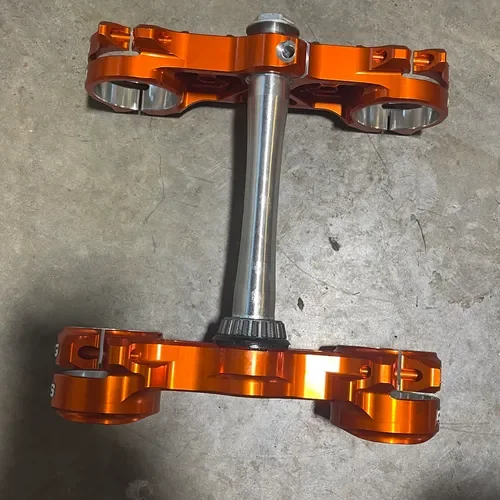 Brand New 2016-2022 52mm Xtrig KTM Triple Clamps