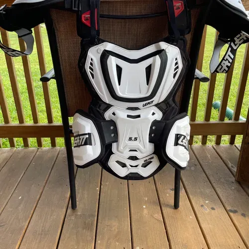 Leatt 5.5 Pro HD Chest Protector, Medium