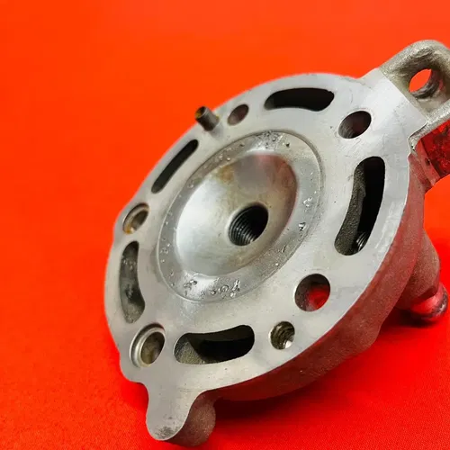 CR125 Cylinder Head Cap Top End Dome Genuine OEM HONDA CR 125 R ( 2000 - 2001 )