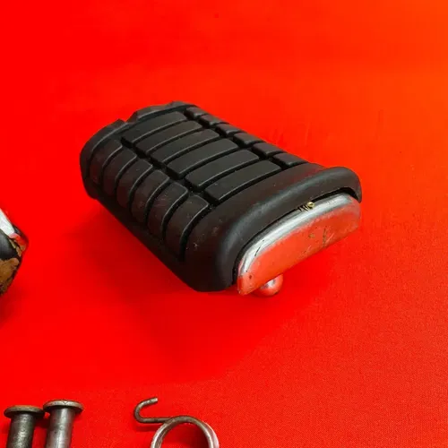 DT50 Foot Pegs Wide Footpegs Genuine OEM YAMAHA 1988 DT50LC DT 50 LC (1988-1990)