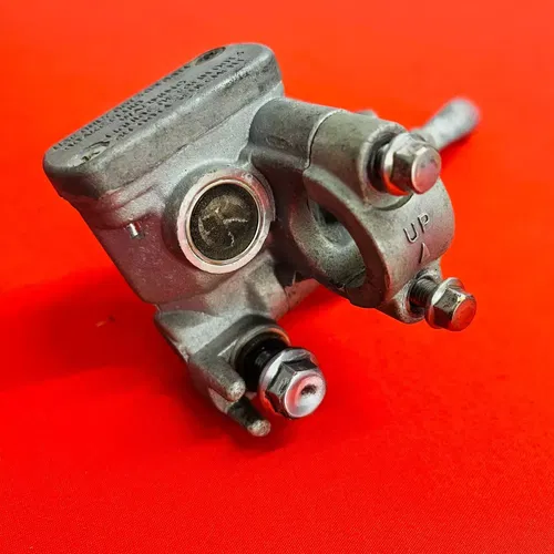 CRF150F FRONT BRAKE MASTER CYLINDER GENUINE OEM HONDA CRF 150 F (2003-2017)