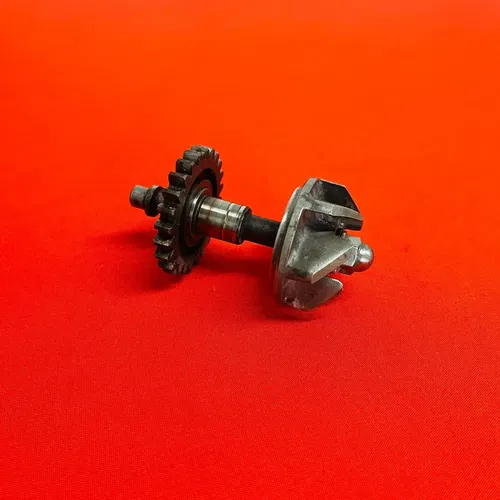 1982 CR125 WATER PUMP IMPELLER SHAFT GENUINE OEM HONDA CR 125 R 19230-KA3-000