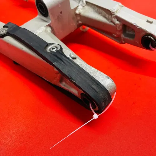 KX500 SWINGARM SWING ARM GENUINE OEM KAWASAKI KX 500 (1996-2004)