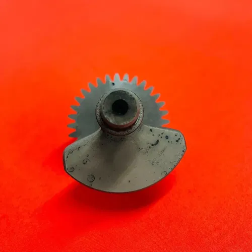 TTR125 BALANCER COUNTER BALANCE SHAFT GENUINE OEM YAMAHA TTR 125 E L (2000-2004)