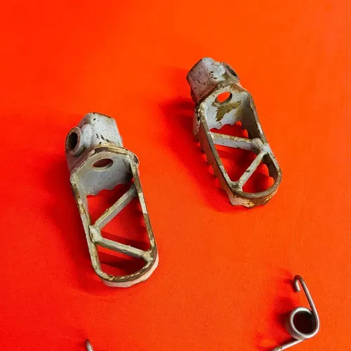KTM50 Foot Pegs Footpegs Springs Genuine OEM KTM 50 PRO SR LC SX (2002-2008)