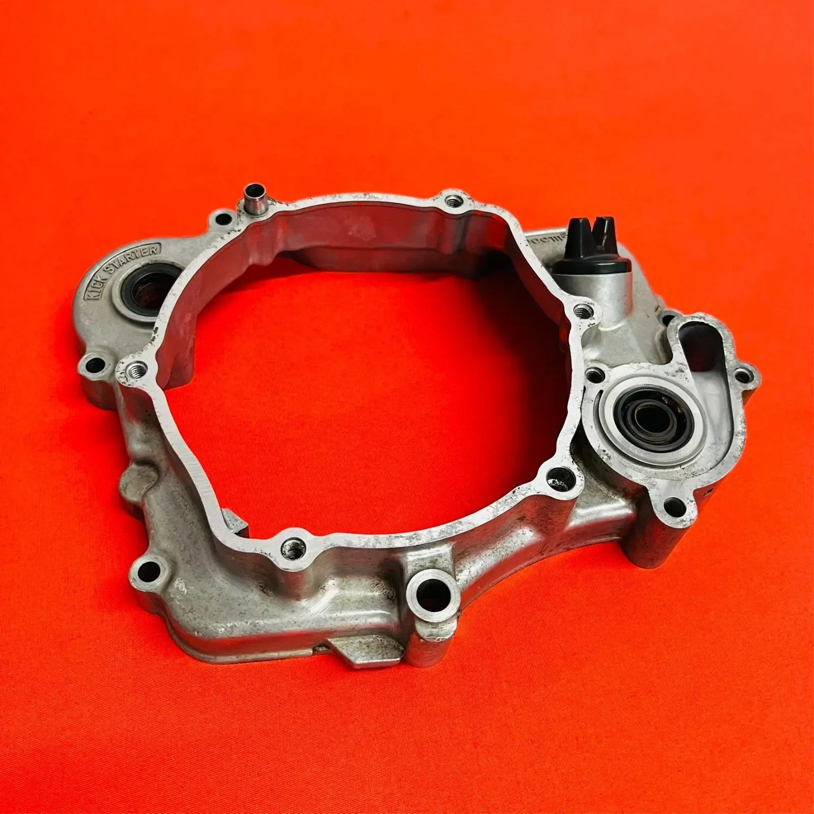 YZ85 CLUTCH COVER INNER ENGINE CASE GENUINE OEM YAMAHA YZ 85 (2002-2018)