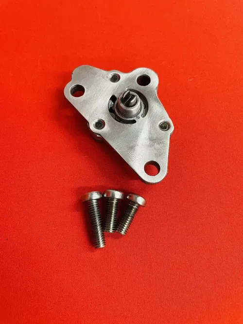 CRF50 OIL PUMP WITH BOLTS COMPLETE ORIGINAL OEM GENUINE HONDA CRF XR 50 70