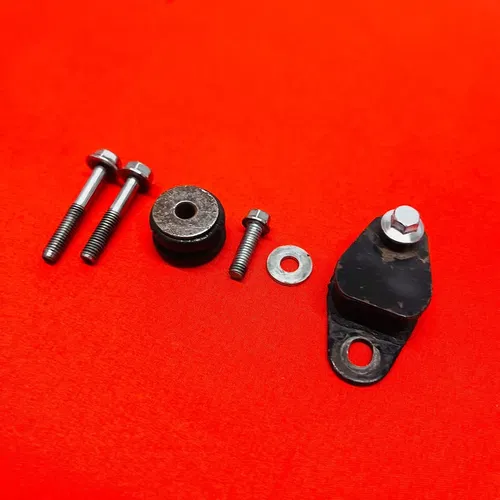 YZ85 EXHAUST PIPE MOUNTS BRACKET HANGER GENUINE OEM YAMAHA YZ 85 (2002-2018)