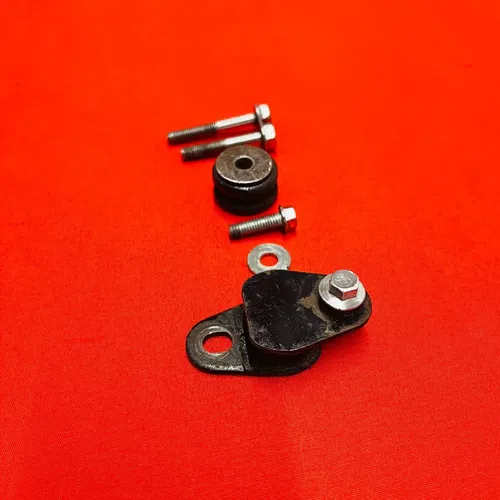 YZ85 EXHAUST PIPE MOUNTS BRACKET HANGER GENUINE OEM YAMAHA YZ 85 (2002-2018)