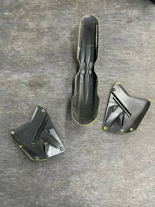 RM125 SHROUDS FENDER PLASTICS OEM GENUINE SUZUKI RM 125 250 (01-06)
