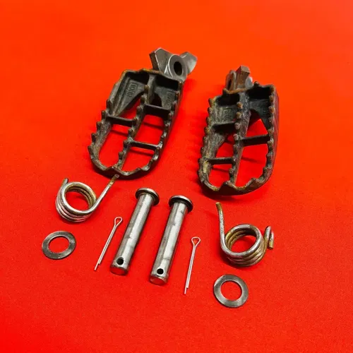 RMZ250 Footpegs Foot Pegs Kit Pins Rests Genuine OEM SUZUKI RMZ 250 (2007-2009)
