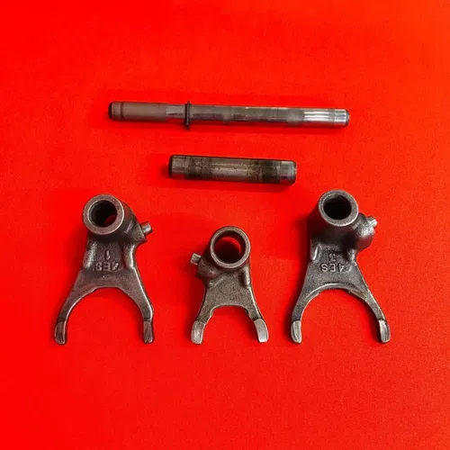 YZ80 TRANSMISSION SHIFT FORKS SHAFTS GENUINE OEM YAMAHA YZ 80 (1993-2001)