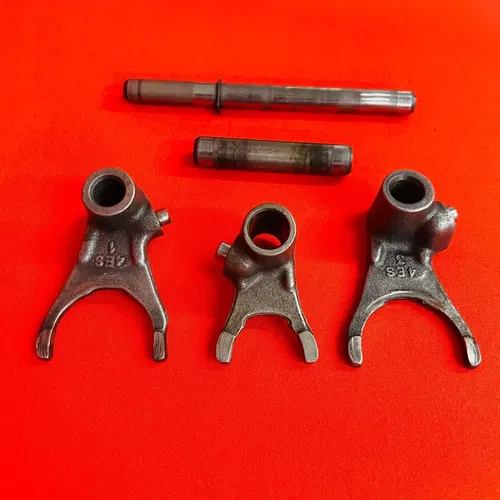 YZ80 TRANSMISSION SHIFT FORKS SHAFTS GENUINE OEM YAMAHA YZ 80 (1993-2001)