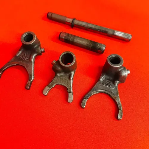 YZ80 TRANSMISSION SHIFT FORKS SHAFTS GENUINE OEM YAMAHA YZ 80 (1993-2001)