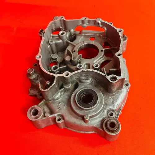 TTR90 Engine Case Left Side Crankcase Genuine OEM YAMAHA TTR 90 E