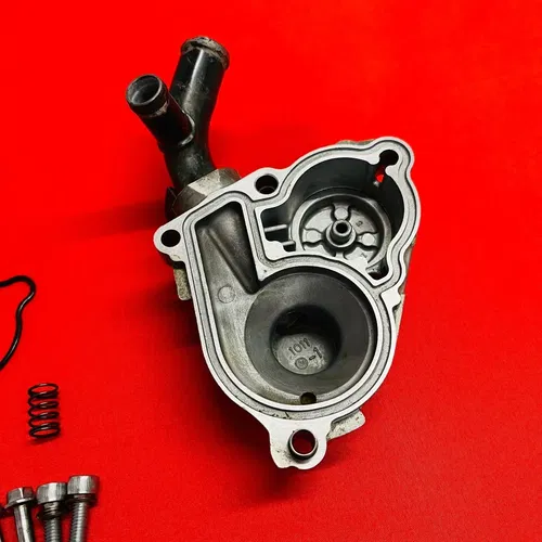 KX250 WATER PUMP COVER IMPELLER CASE GENUINE OEM KAWASAKI KX 250 F (2017-2024)