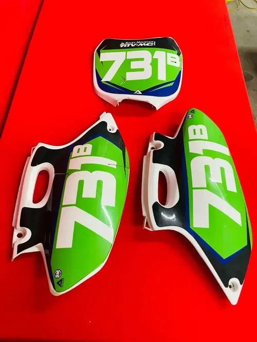 YZ250F NUMBER PLATES KIT PLASTICS #731 OEM GENUINE YAMAHA YZ WR 250 F (01-02)