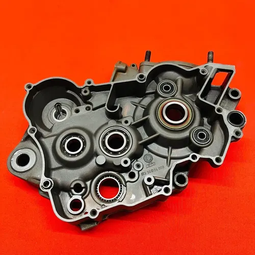KTM200 Engine Cases Crankcase Bottom End Genuine OEM KTM 200 SX EXC MXC (98-05)