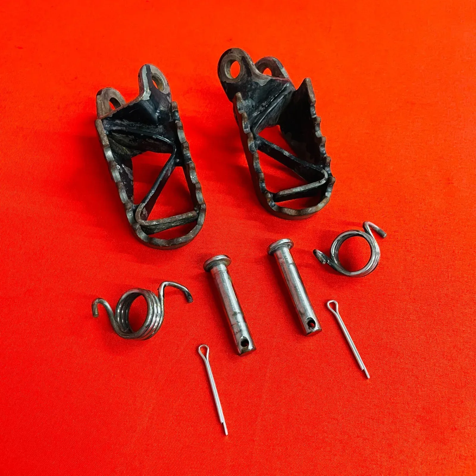CR80 FOOT PEGS KIT FOOTPEGS GENUINE OEM HONDA CR 80 R B (1996-2002)