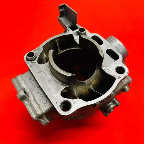 YZ250 CYLINDER JUG COMPLETE POWER VALVES GENUINE OEM YAMAHA YZ 250 (2002-2005)