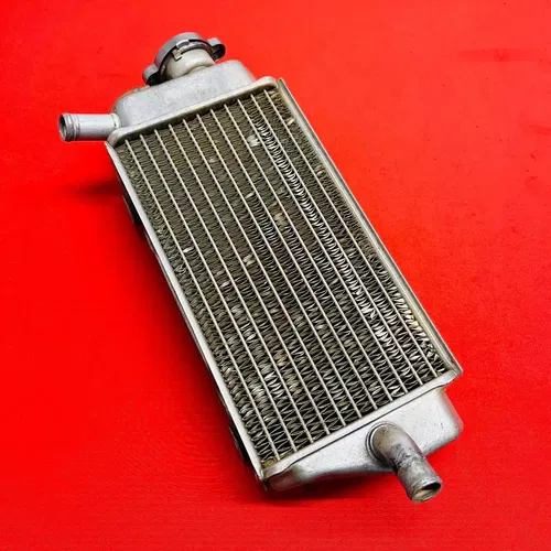 CRF450R RADIATOR RIGHT FILL SIDE WITH CAP GENUINE OEM HONDA CRF 450 R (04-08)