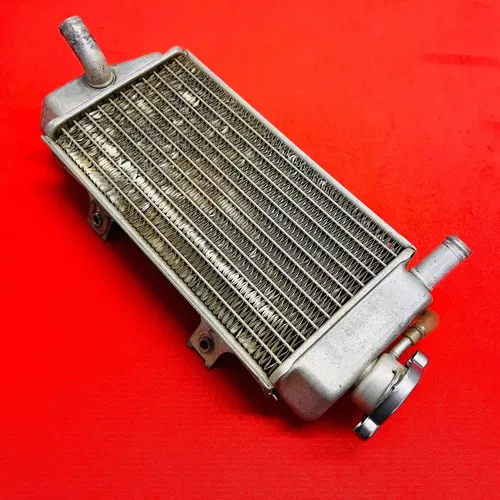 CRF450R RADIATOR RIGHT FILL SIDE WITH CAP GENUINE OEM HONDA CRF 450 R (04-08)