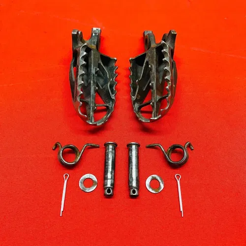 CRF250R Footpegs Kit Foot Pegs Rests Genuine OEM HONDA CRF 250 R 2004-2008
