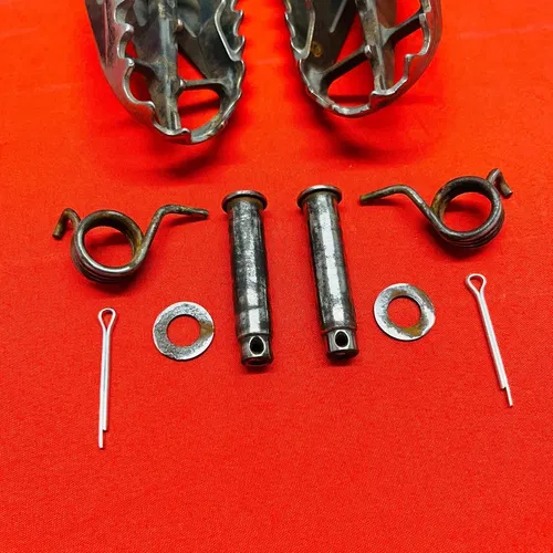 CRF250R Footpegs Kit Foot Pegs Rests Genuine OEM HONDA CRF 250 R 2004-2008