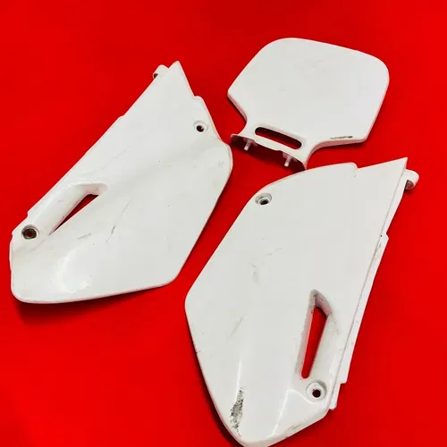 YZ85 PLASTICS NUMBER PLATES KIT FRONT SIDE COVERS GENUINE YAMAHA YZ 85 (02-18)