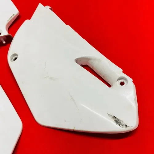 YZ85 PLASTICS NUMBER PLATES KIT FRONT SIDE COVERS GENUINE YAMAHA YZ 85 (02-18)