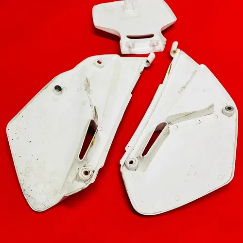 YZ85 PLASTICS NUMBER PLATES KIT FRONT SIDE COVERS GENUINE YAMAHA YZ 85 (02-18)