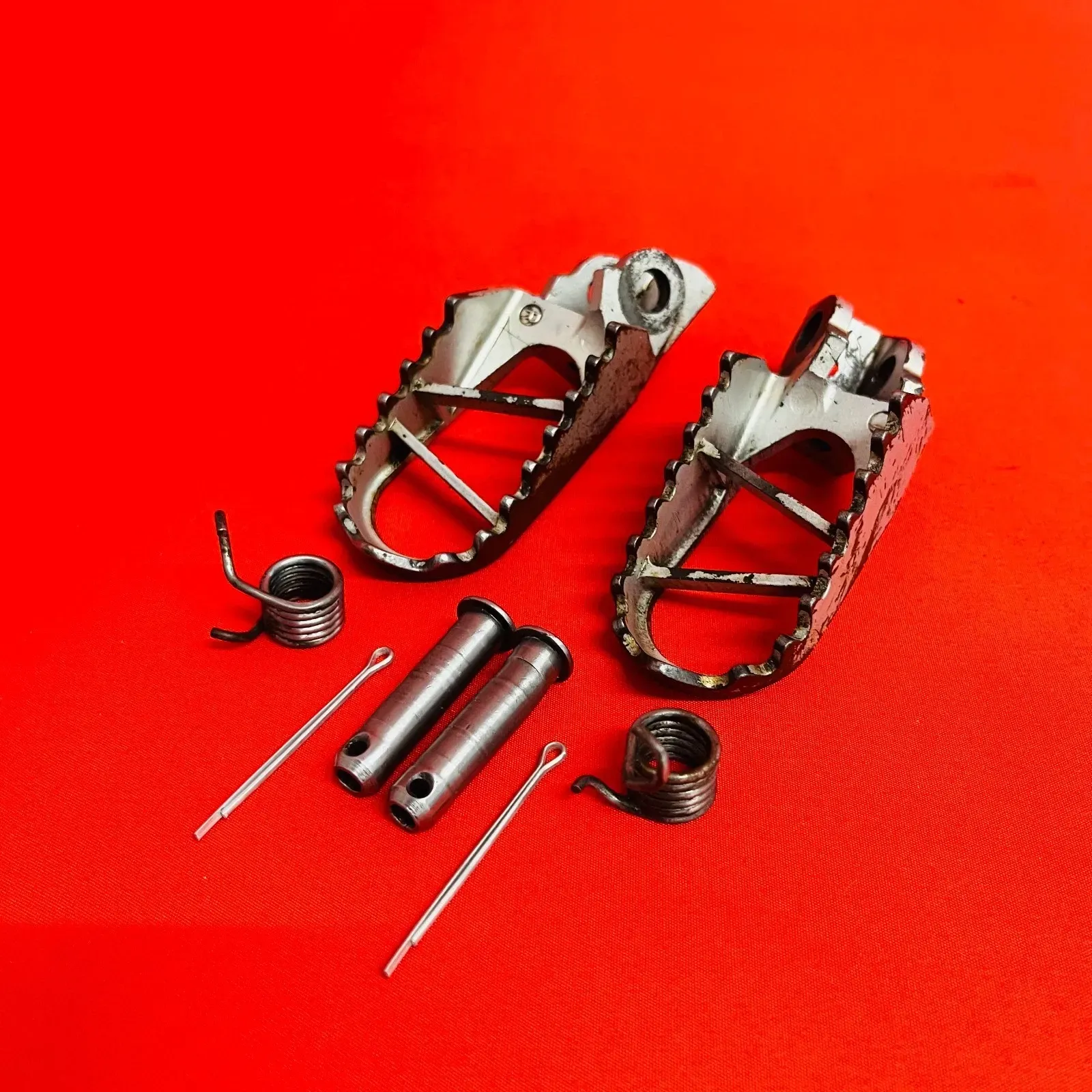 KX85 FOOTPEGS FOOT PEGS RESTS GENUINE OEM KAWASAKI KX 85 100 (2001-2022)