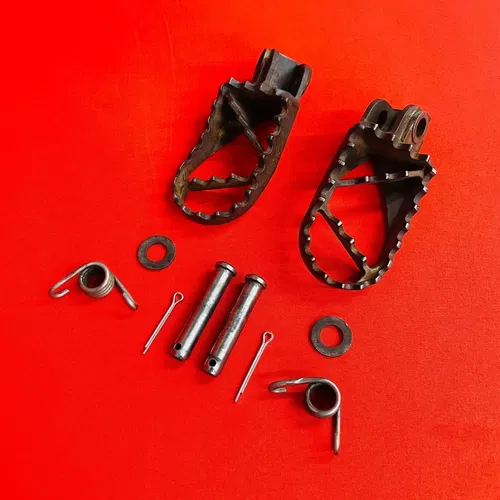 KTM200 Footpegs Kit Foot Pegs Rests Genuine OEM KTM 200 E XC 2001-2016