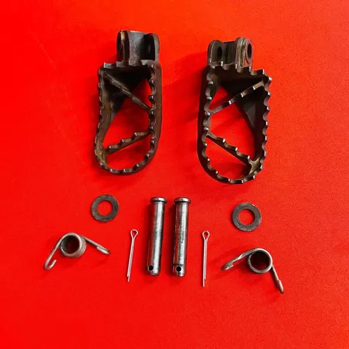 KTM200 Footpegs Kit Foot Pegs Rests Genuine OEM KTM 200 E XC 2001-2016