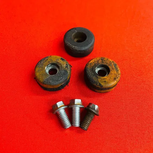 KTM85 GAS TANK MOUNTS BUSHINGS SPACERS OEM GENUINE KTM 85 105 SX XC (2003-2011)